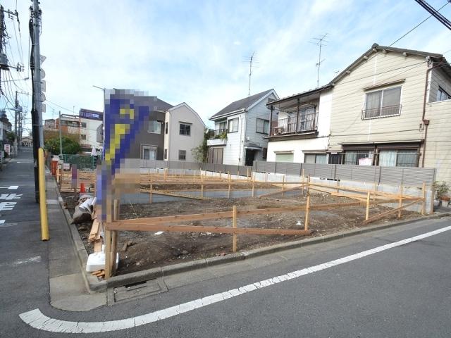 Local photos, including front road. Local panoramic view (November 2013) Shooting