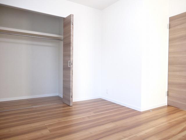 Non-living room. Indoor (11 May 2013) Shooting