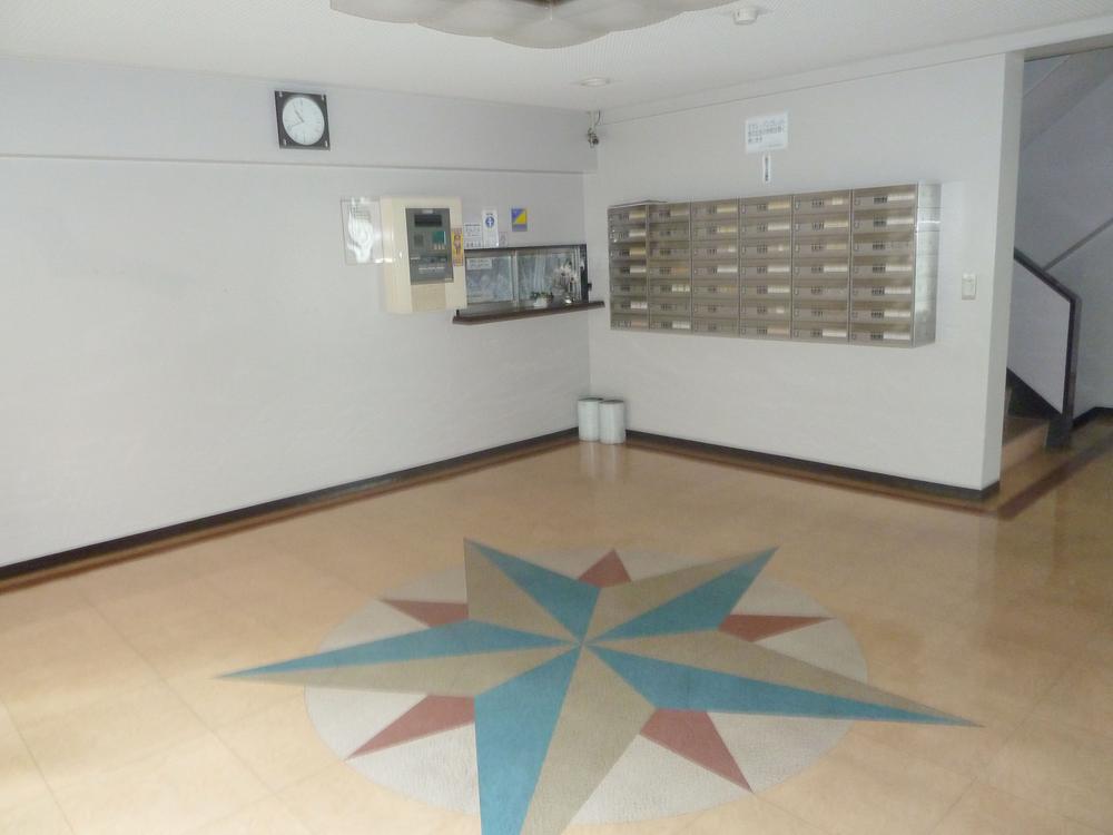 Other common areas. Entrance hall