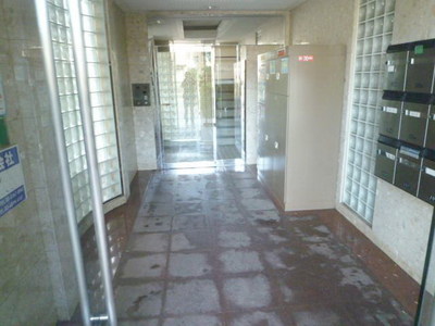 Entrance. Auto entrance with lock