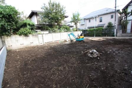 Local land photo. Please consult also only sold land! 