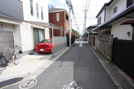 Streets around. 30m to the peripheral photo