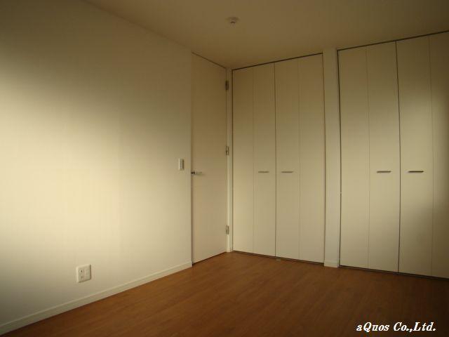 Non-living room. Indoor (12 May 2013) Shooting