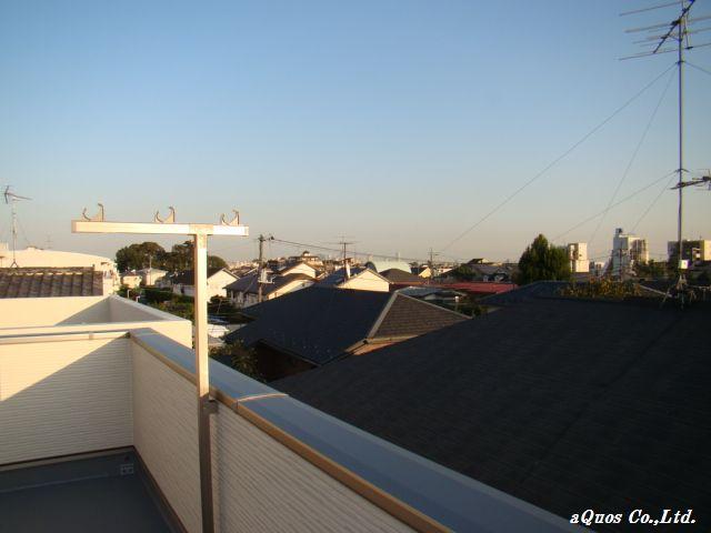 View photos from the dwelling unit. View from the site (December 2013) Shooting