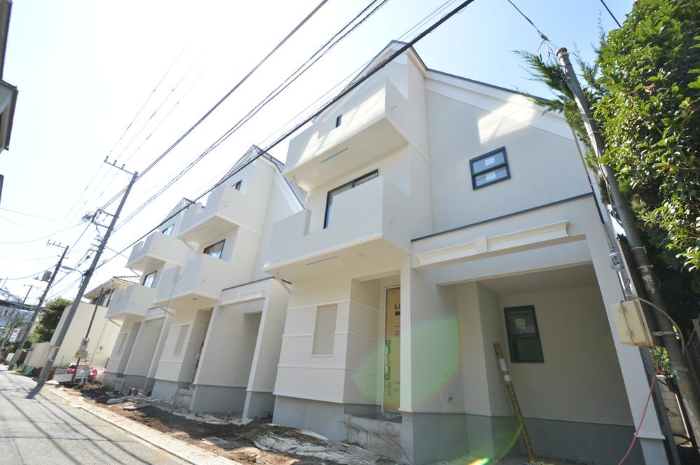 Local photos, including front road. Local (September 2013) Shooting