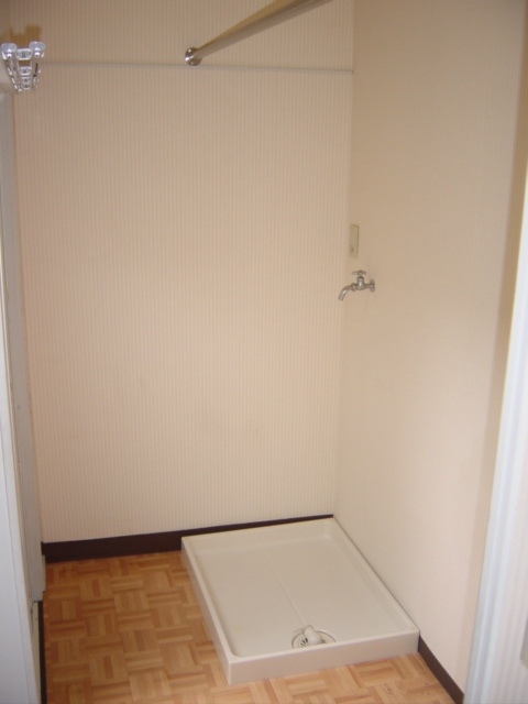 Other room space. Dressing room