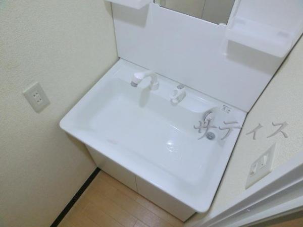 Wash basin, toilet