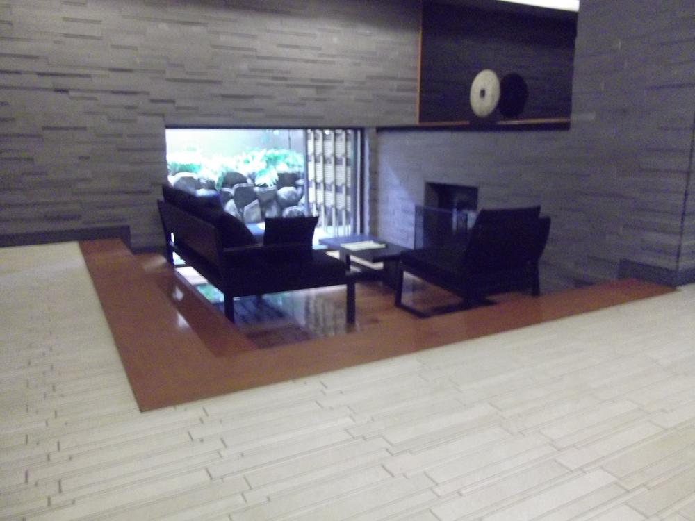 Entrance. Common areas