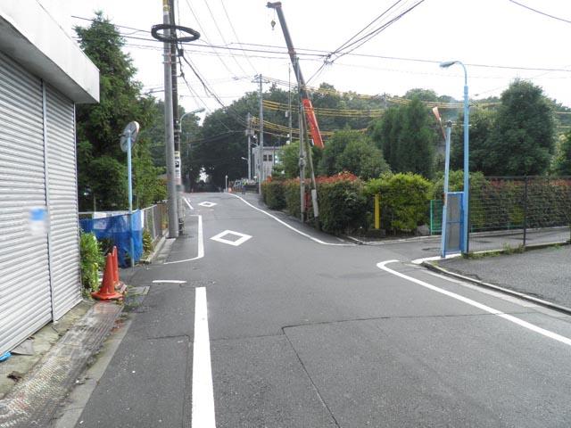 Other local. Frontal road