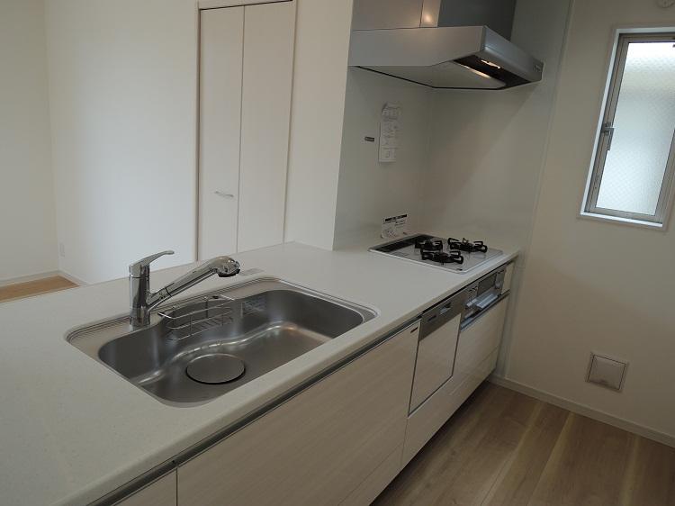 Kitchen. Indoor C (7 May 2013) Shooting