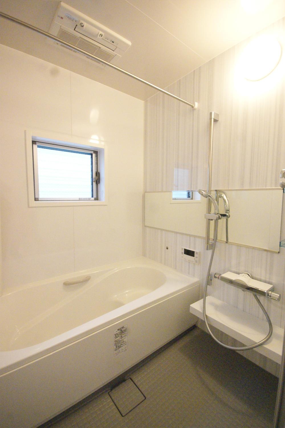 Bathroom. B Building room (November 2013) Shooting