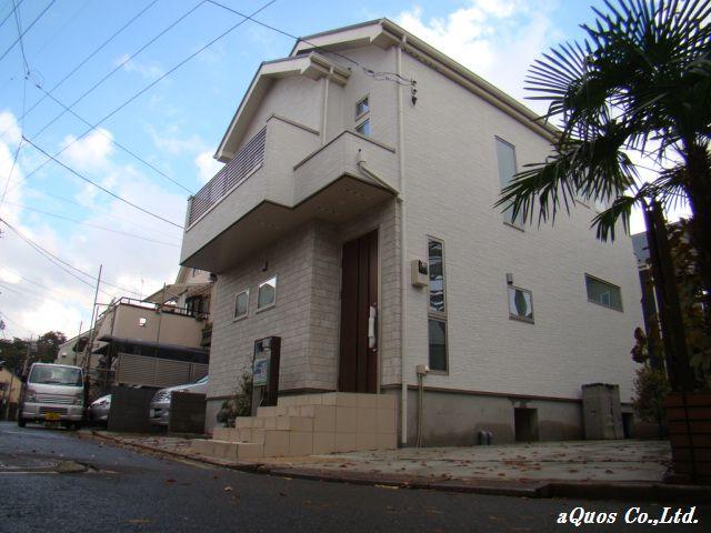 Local appearance photo. Local (12 May 2013) Shooting