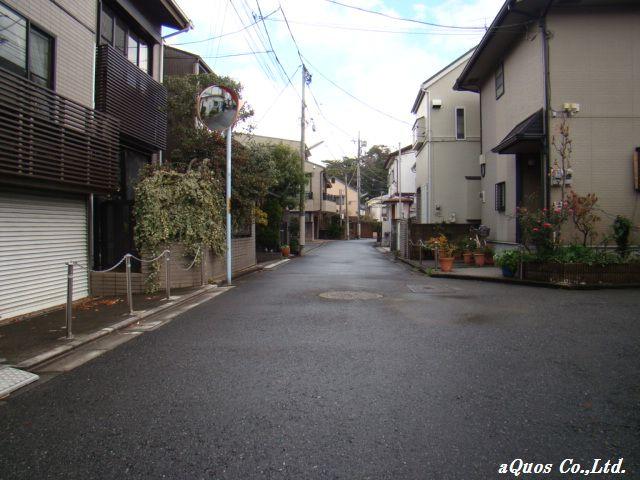 Local photos, including front road. Local (12 May 2013) Shooting