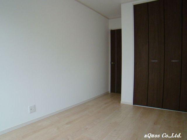 Non-living room. Indoor (12 May 2013) Shooting