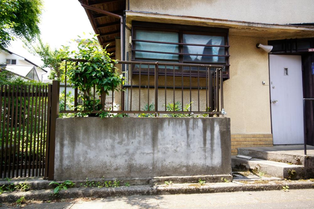 Local land photo. Green is a livable environment in harmony.