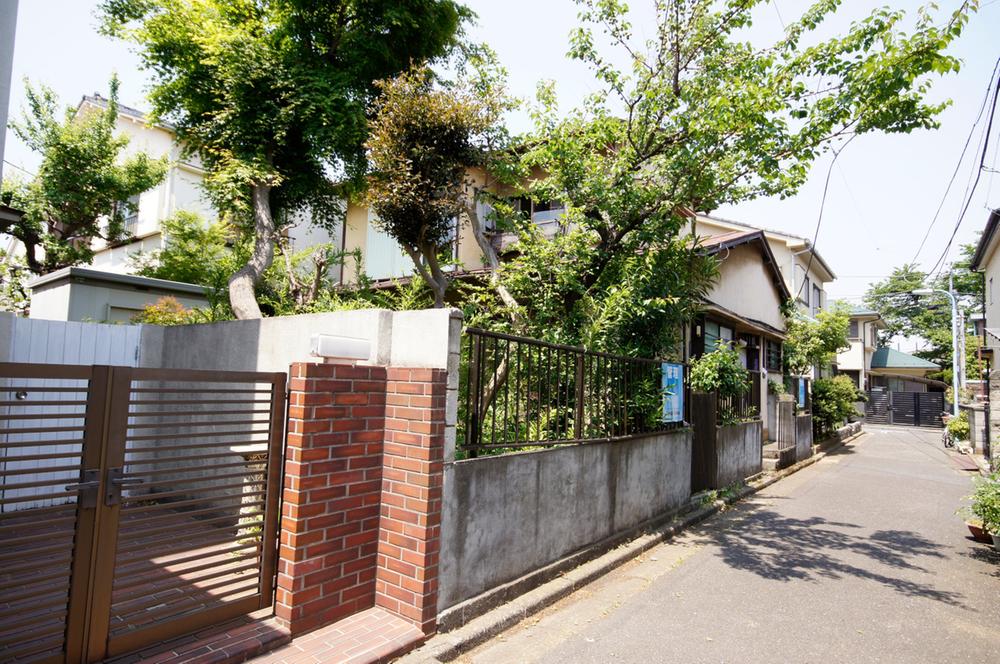 Local land photo. It is calm, quiet environment.