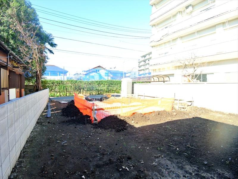 Local appearance photo. Local (12 May 2013) Shooting