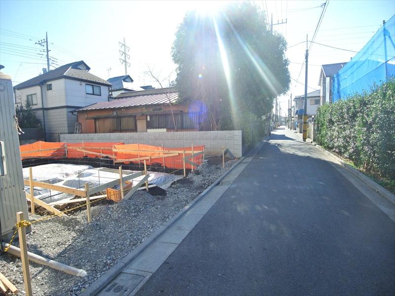 Local photos, including front road. Local (12 May 2013) Shooting