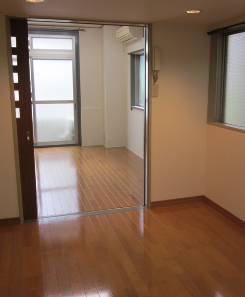 Living and room. Spacious clean and open all-flooring