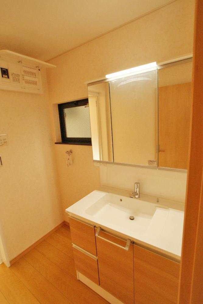 Same specifications photos (Other introspection). Wash basin (construction cases)