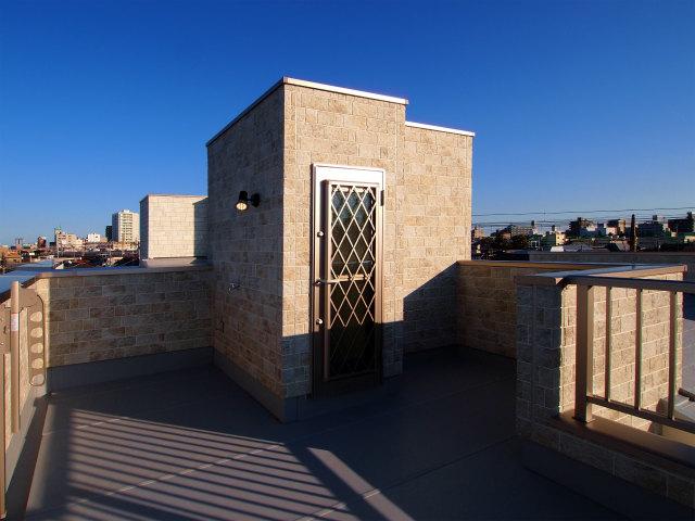 Bathroom. Local (October 27, 2013) Shooting