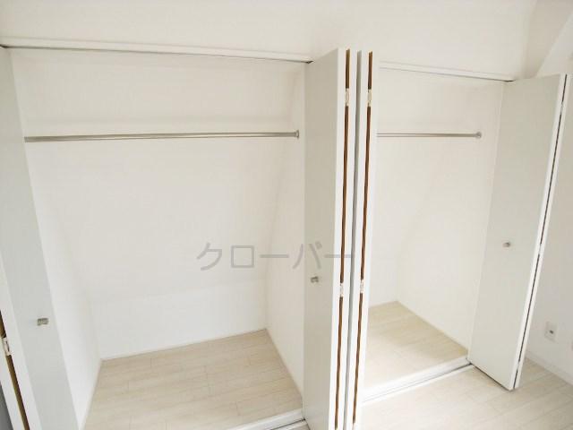 Receipt. Western style room closet