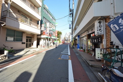 Other. 1040m to the station (Other)