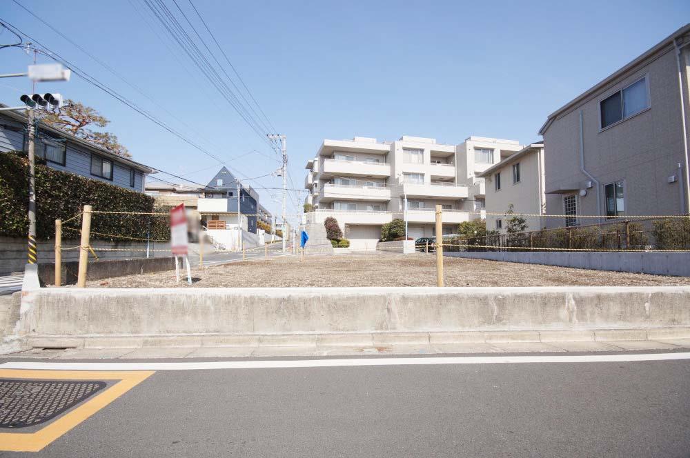 Local photos, including front road. Here it has been taken from the property on the south side road
