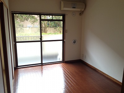 Other room space. Facing south ・ Per yang ◎