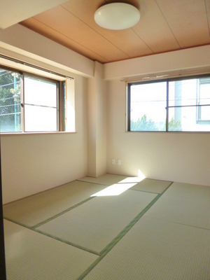 Living and room. ☆ Good Japanese-style breathable in the corner room ☆