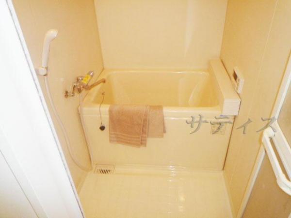 Bathroom. mirror ・ Faucets exchange!