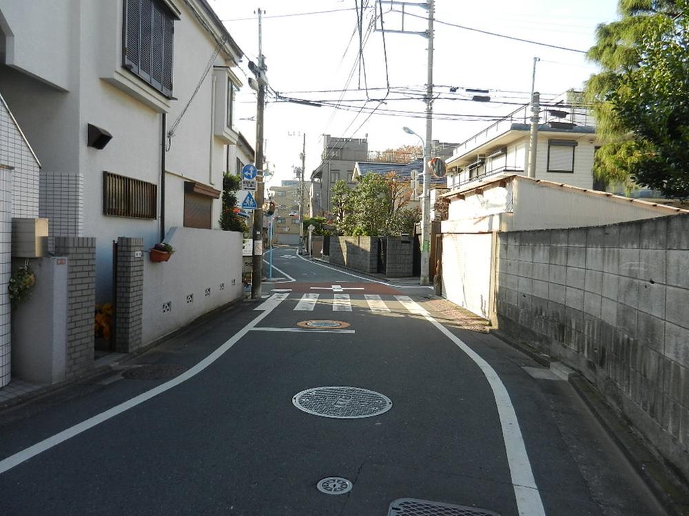 Local photos, including front road. Local (12 May 2013) Shooting