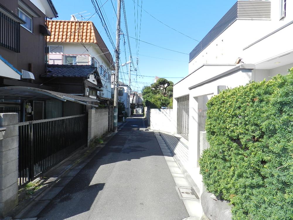 Local photos, including front road. Local (10 May 2013) Shooting