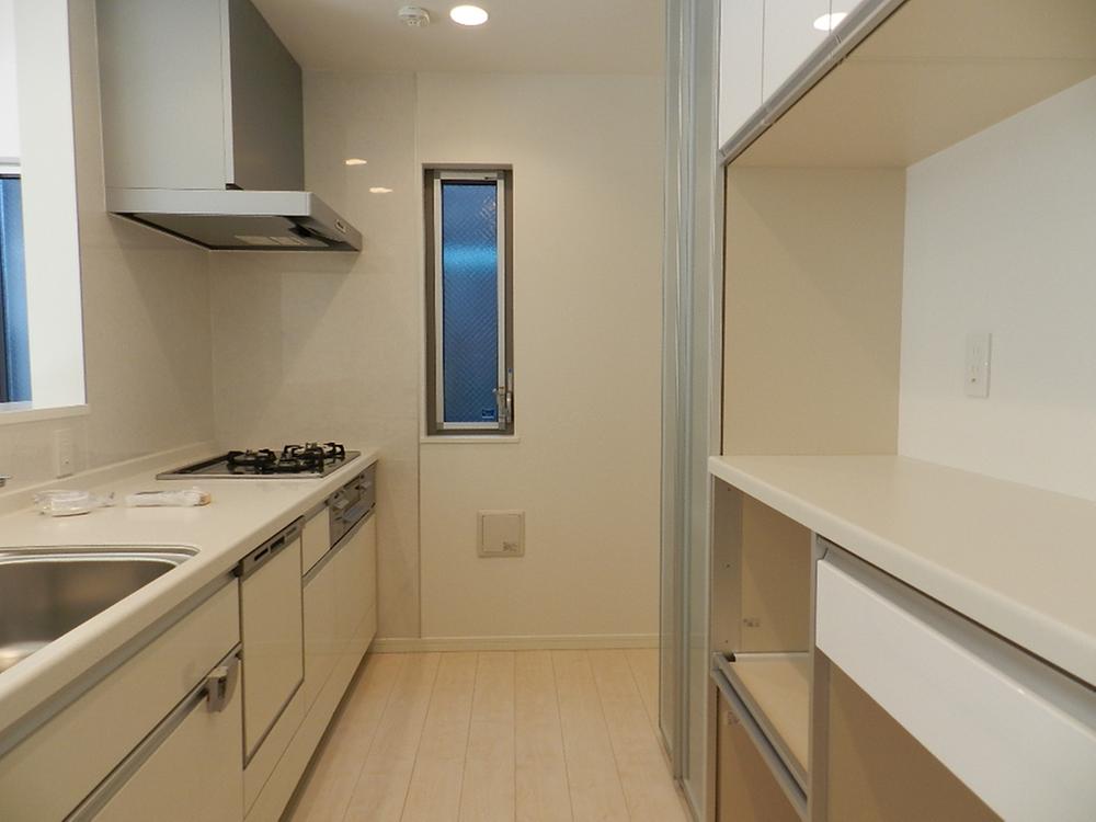 Same specifications photo (kitchen). Kitchen construction cases. System kitchen ・ With cupboard