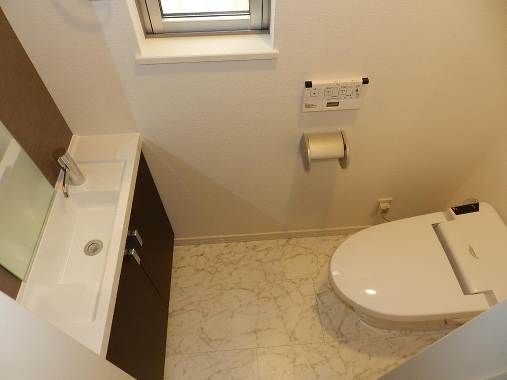 Same specifications photos (Other introspection). Toilet construction cases. Low silhouette type. Handwashing with cabinet.