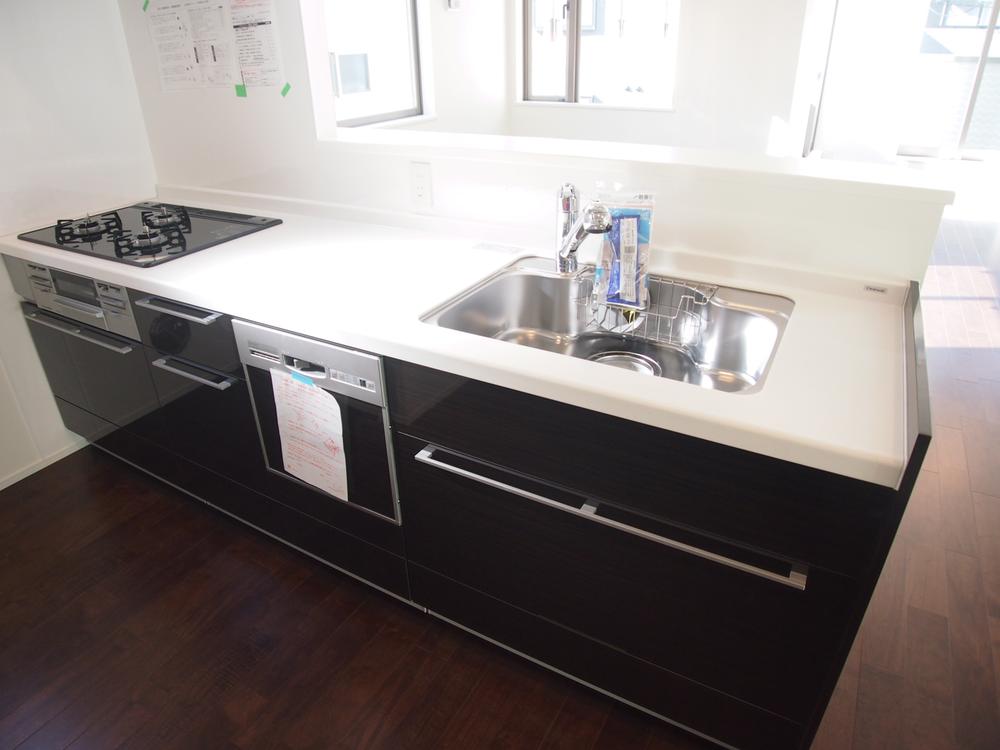 Kitchen. Indoor (12 May 2013) Shooting