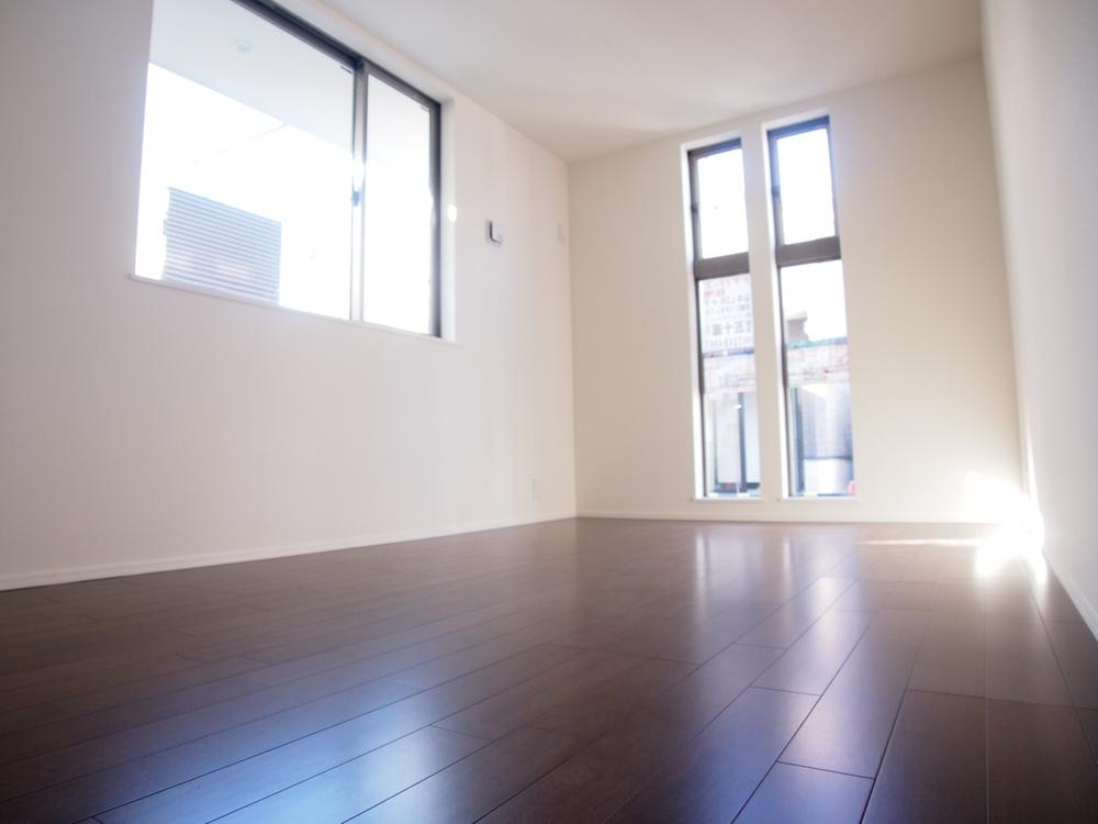 Non-living room. Indoor (12 May 2013) Shooting