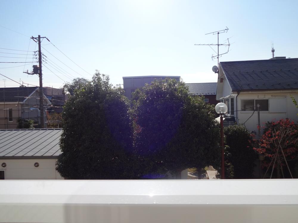 View photos from the dwelling unit. View from the site (November 2013) Shooting