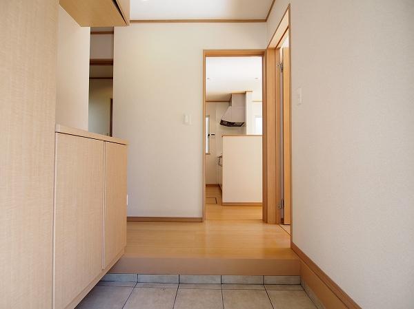 Entrance. Local (11 May 2013) Shooting