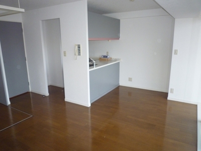 Living and room. Living 14.9 Pledge