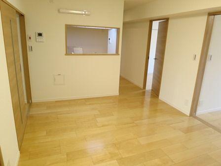 Living. ~ 12 / 12 interior was completed ~ Please have a look once a reborn room.   ◆ 3 floor facing east, ventilation ・ Good is per yang ◆