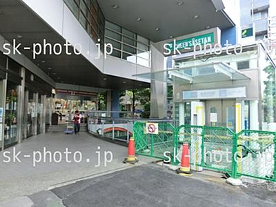 Supermarket. 400m Queens Isetan new Koenji shop to Queens Isetan new Koenji shop