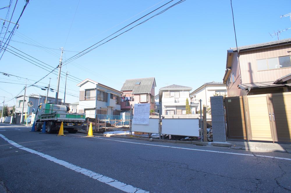 Local appearance photo. Local (12 May 2013) facing the shooting southwest about 5.3m on public roads.