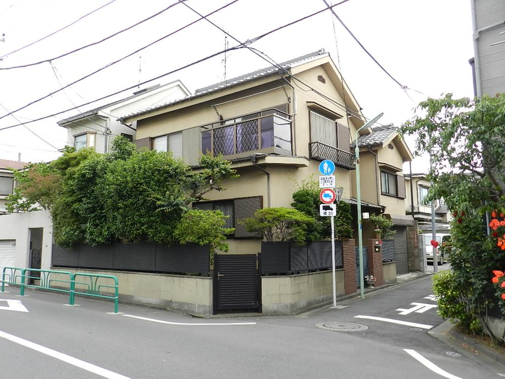 Local photos, including front road. Local (May 2013) Shooting