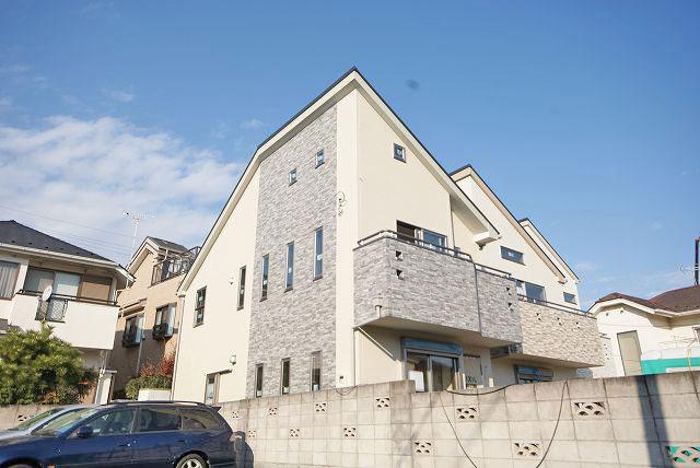 Local appearance photo. Local (12 May 2013) Shooting