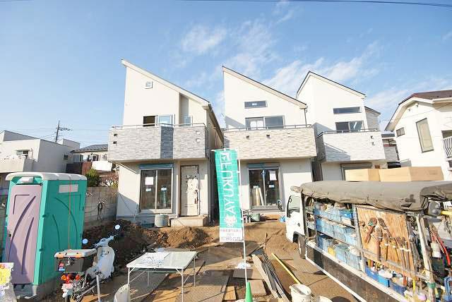 Local appearance photo. Local (12 May 2013) Shooting