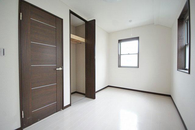 Non-living room. Indoor (12 May 2013) Shooting