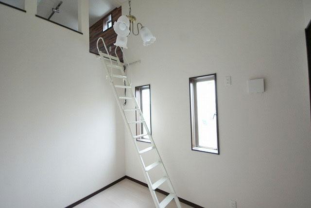 Non-living room. Indoor (12 May 2013) Shooting