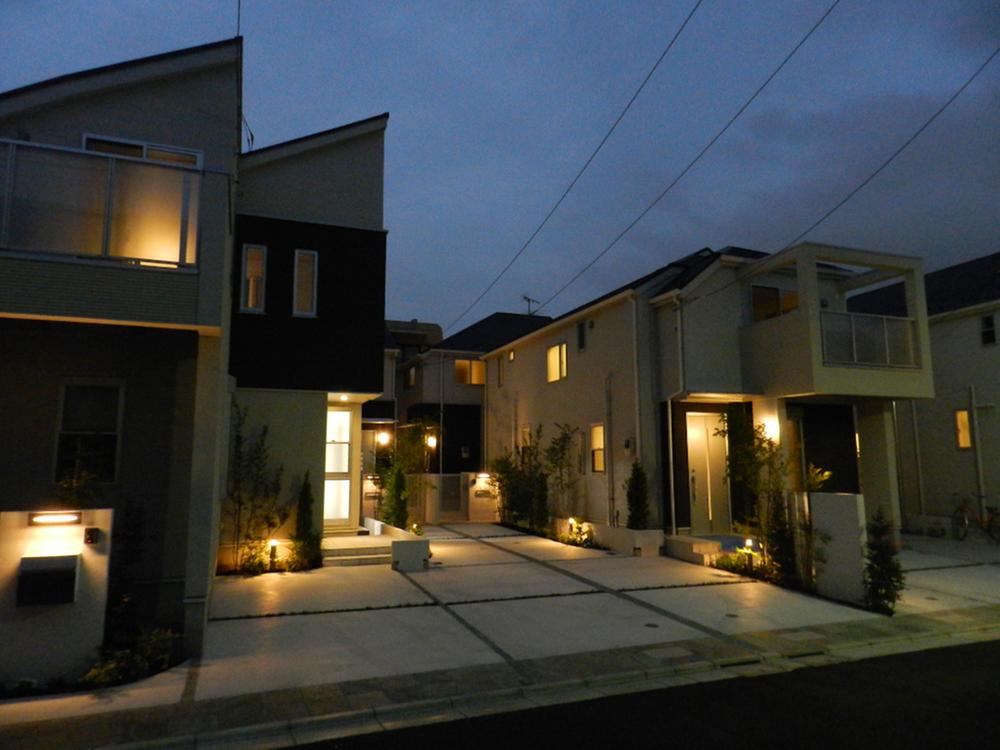 Local appearance photo. Light-up subdivision