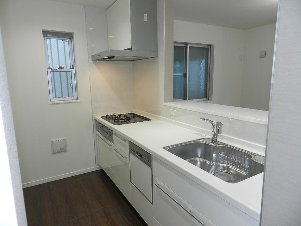 Kitchen. System kitchen, Cultured marble ・ Quiet sink ・ Housed plenty ・ With dishwasher.